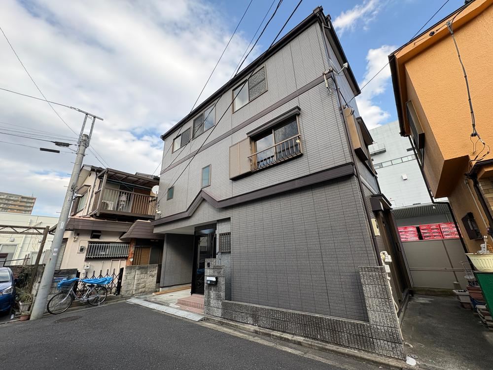 4LDK house in Itabashi Ward, Tokyo - Photo 1