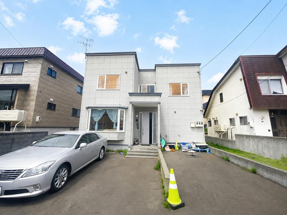 4LDK+S house in Teine Ward, Sapporo, Hokkaido - Photo 1