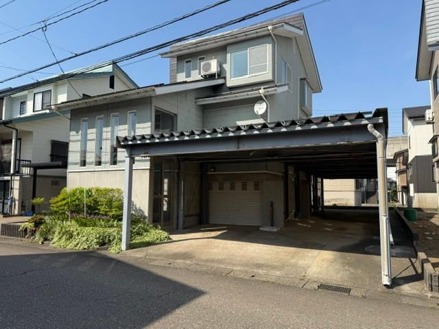4LDK house in Joetsu, Niigata - Photo 1