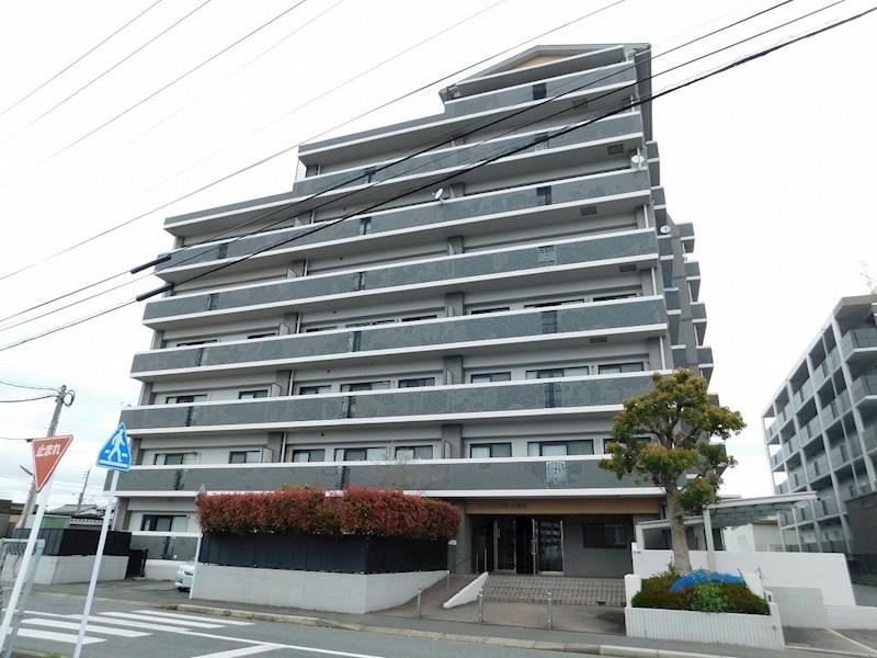 4LDK apartment in Yahatanishi Ward, Kitakyushu, Fukuoka - Photo 1