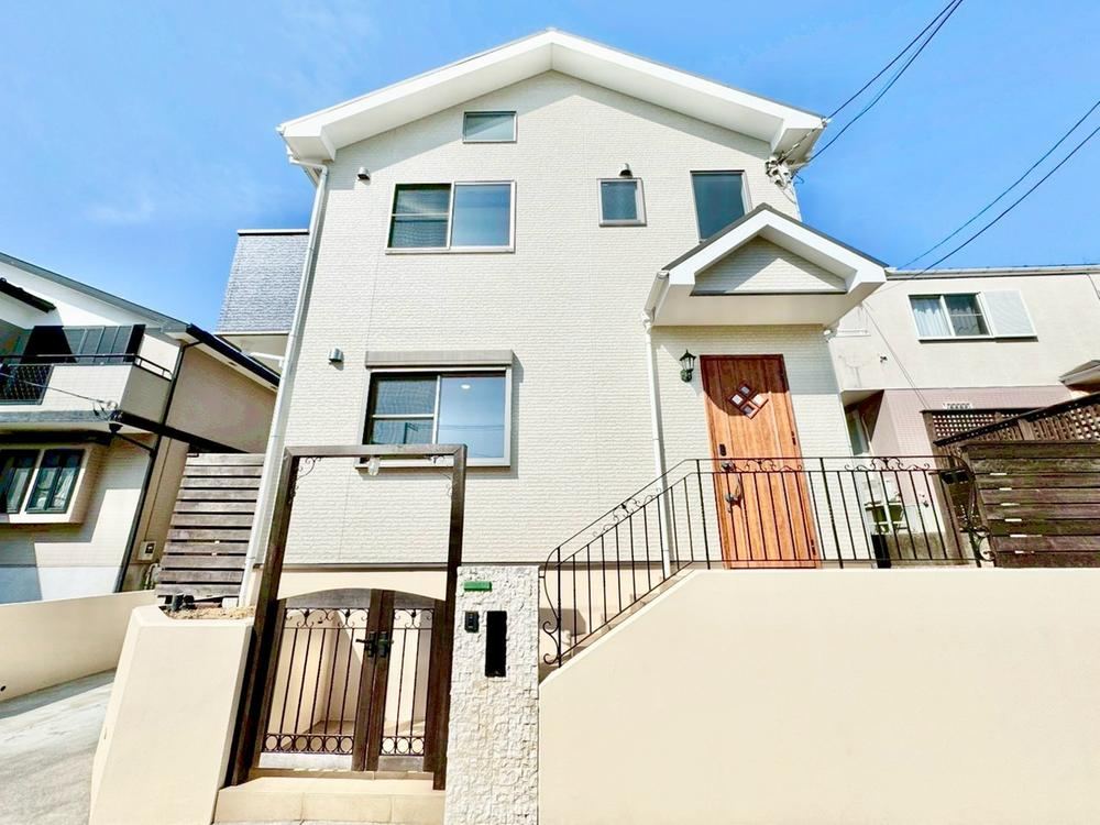 4LDK house in Fujisawa, Kanagawa - Photo 1