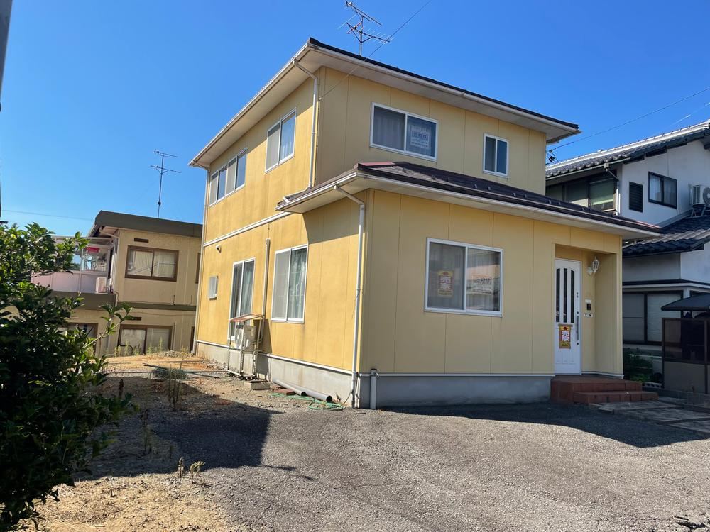 3LDK house in Komatsu, Ishikawa - Photo 1