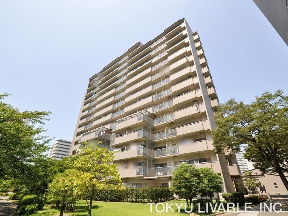 4LDK apartment in Suminoe Ward, Osaka - Photo 1
