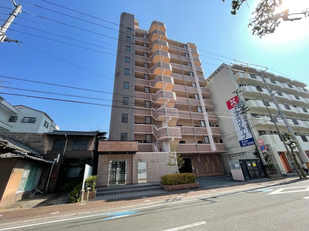 3DK apartment in Matsuyama, Ehime - Photo 1