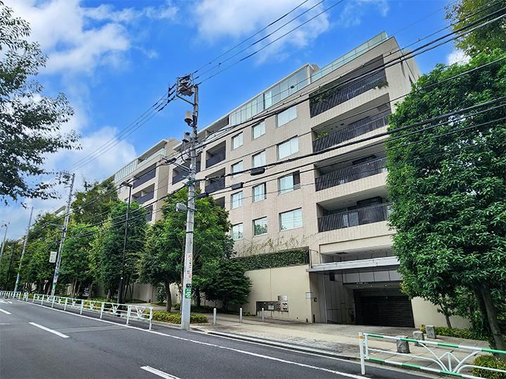 2LDK apartment in Shibuya Ward, Tokyo - Photo 1