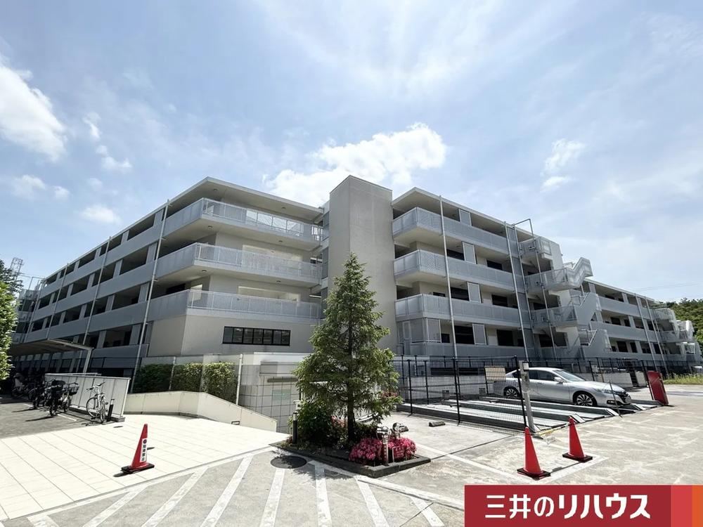 4LDK apartment in Tsuzuki Ward, Yokohama, Kanagawa - Photo 1