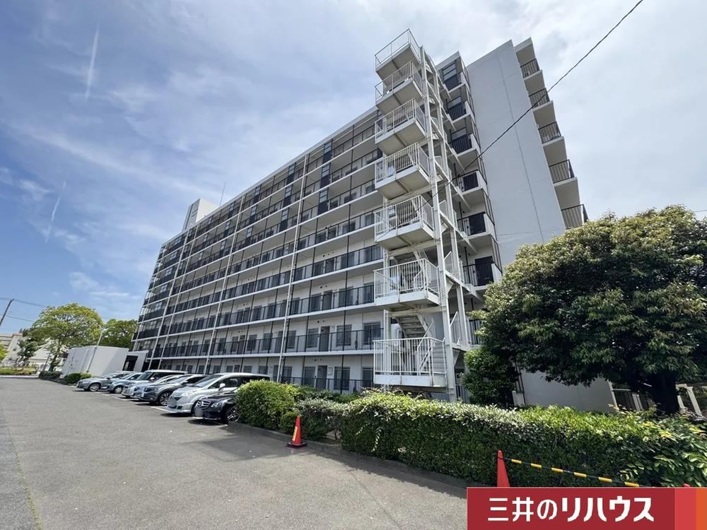 3LDK apartment in Hiratsuka, Kanagawa - Photo 1