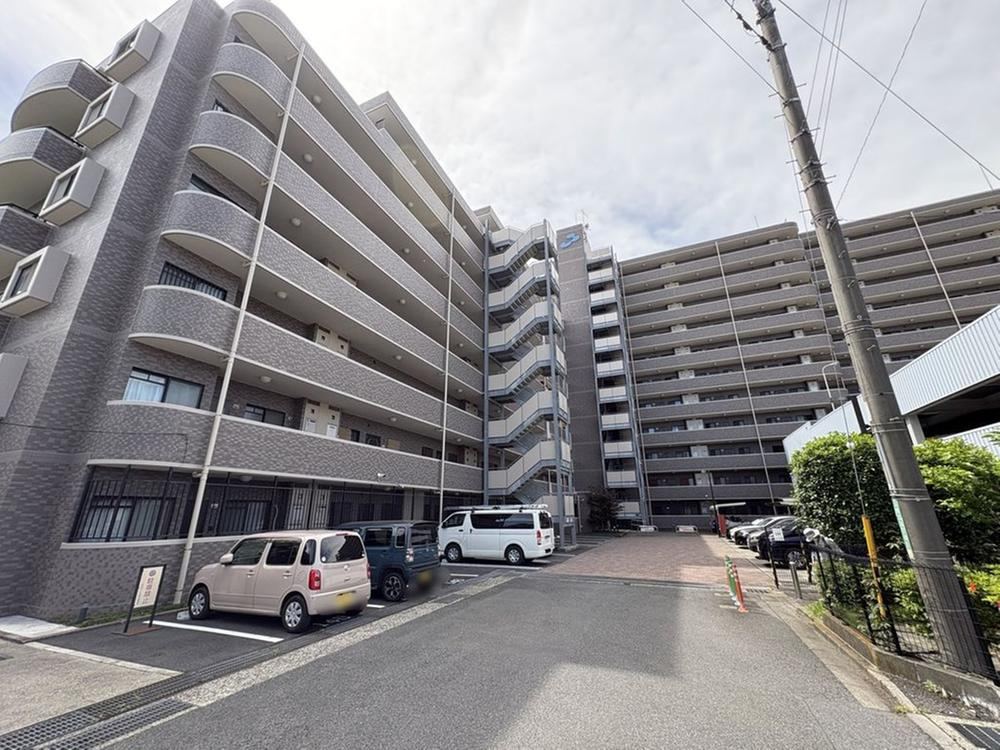 4LDK apartment in Atsugi, Kanagawa - Photo 1