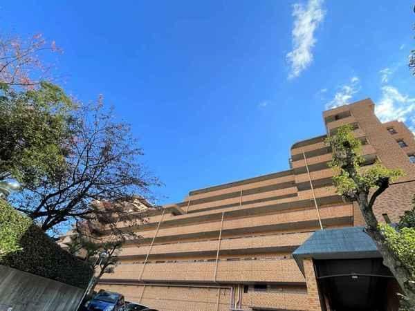 2LDK+S apartment in Hirakata, Osaka - Photo 1