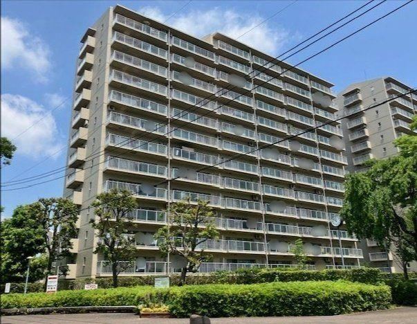 4LDK+S apartment in Machida, Tokyo - Photo 1