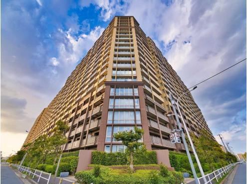 4LDK apartment in Urayasu, Chiba - Photo 1