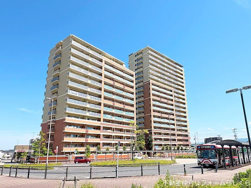 2LDK apartment in Nisshin, Aichi - Photo 1