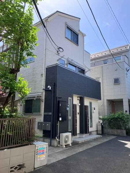 3LDK+S house in Shinagawa Ward, Tokyo - Photo 1