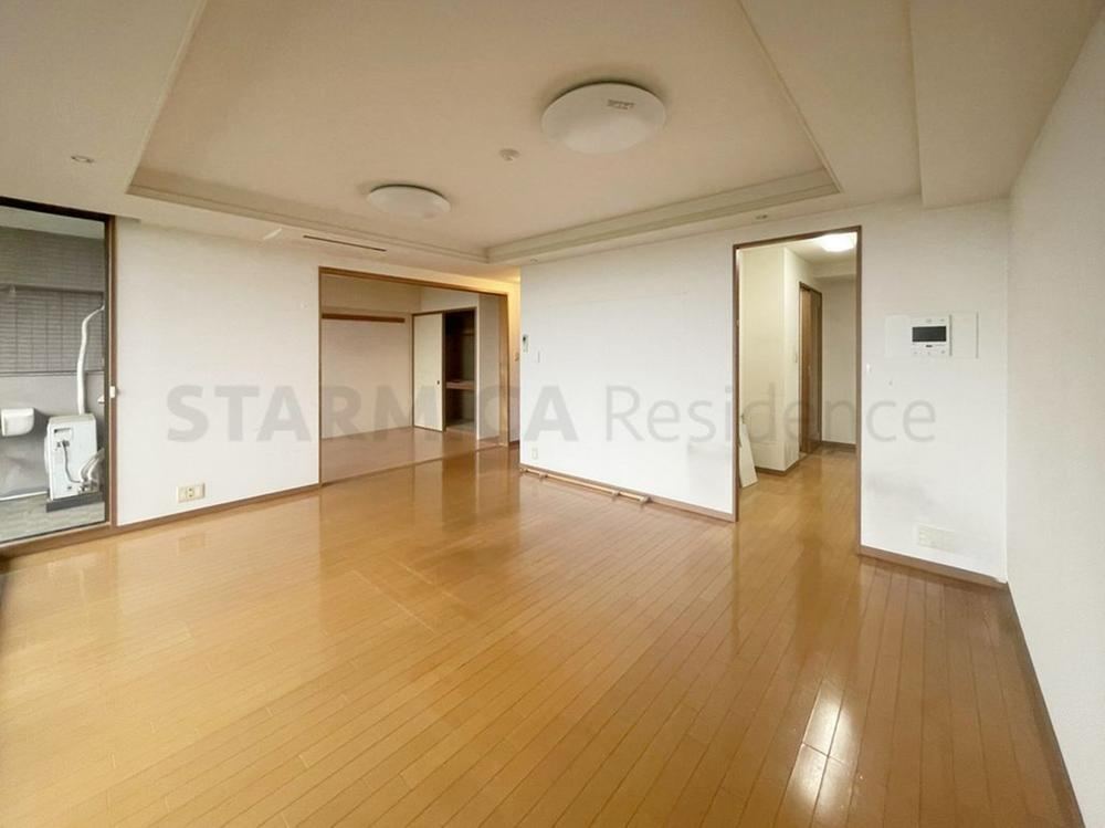 4LDK apartment in Kunitachi, Tokyo - Photo 1