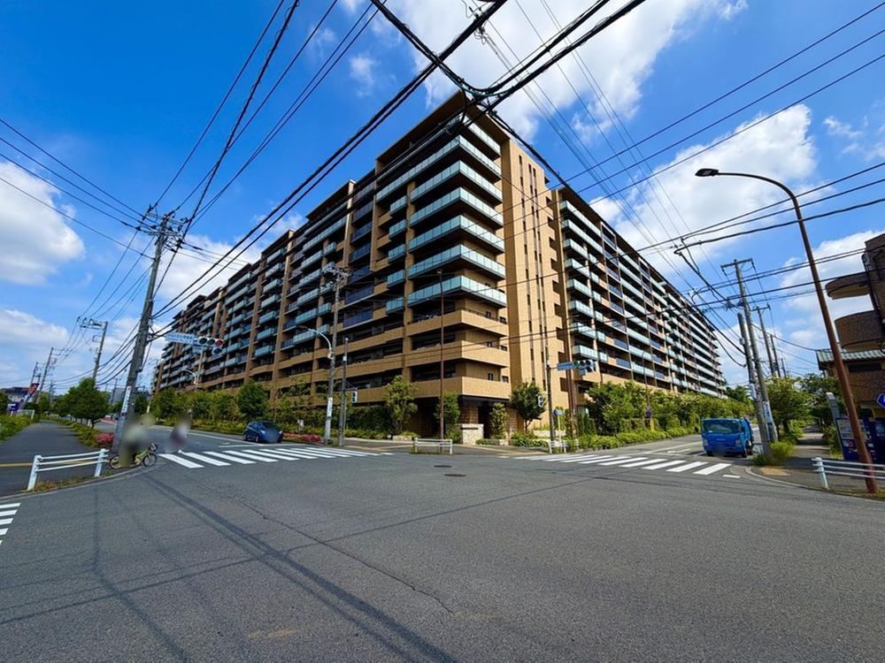 3LDK+S apartment in Machida, Tokyo - Photo 1