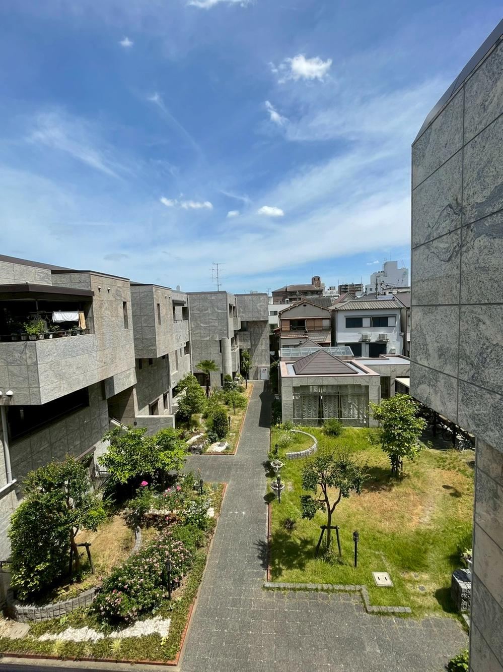2LDK apartment in Suminoe Ward, Osaka - Photo 1