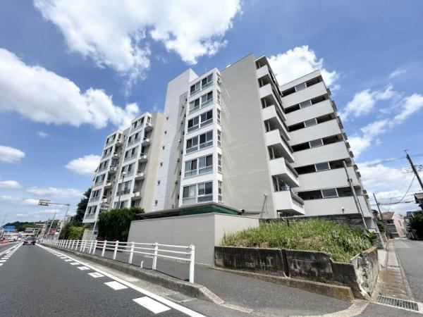 2LDK+S apartment in Matsudo, Chiba - Photo 1