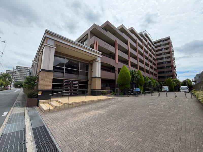 3LDK apartment in Ichikawa, Chiba - Photo 1