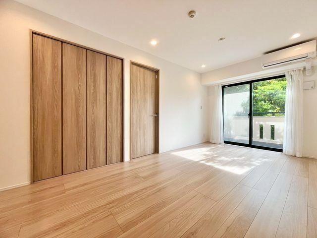 3LDK apartment in Shinjuku Ward, Tokyo - Photo 1