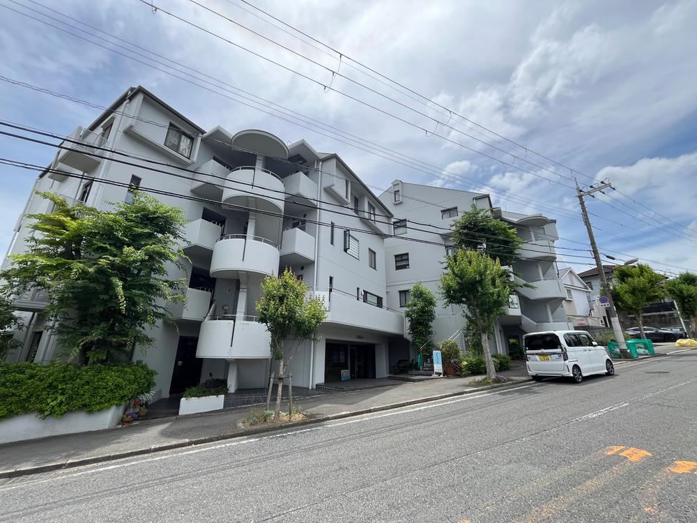 3LDK apartment in Hirakata, Osaka - Photo 1