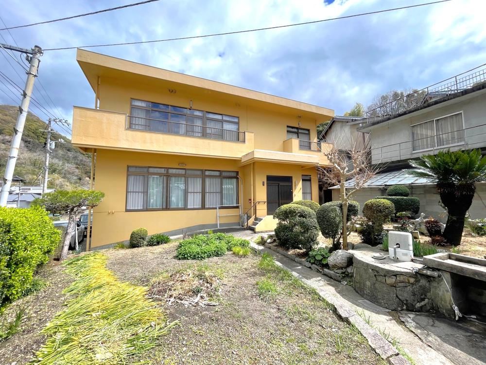 9LDK house in Kure, Hiroshima - Photo 1