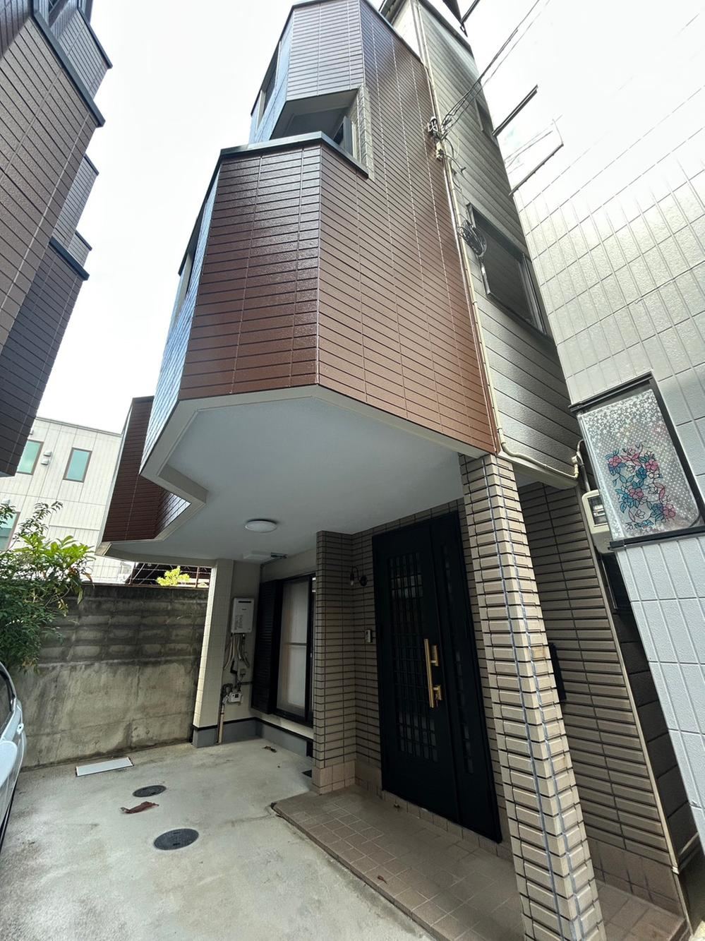 4LDK+S house in Suita, Osaka - Photo 1