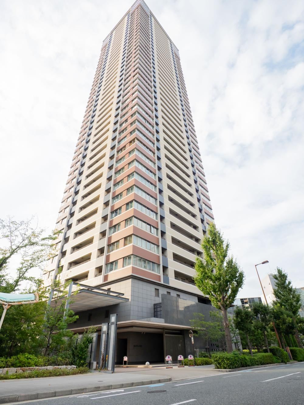 2LDK apartment in Kita Ward, Osaka - Photo 1