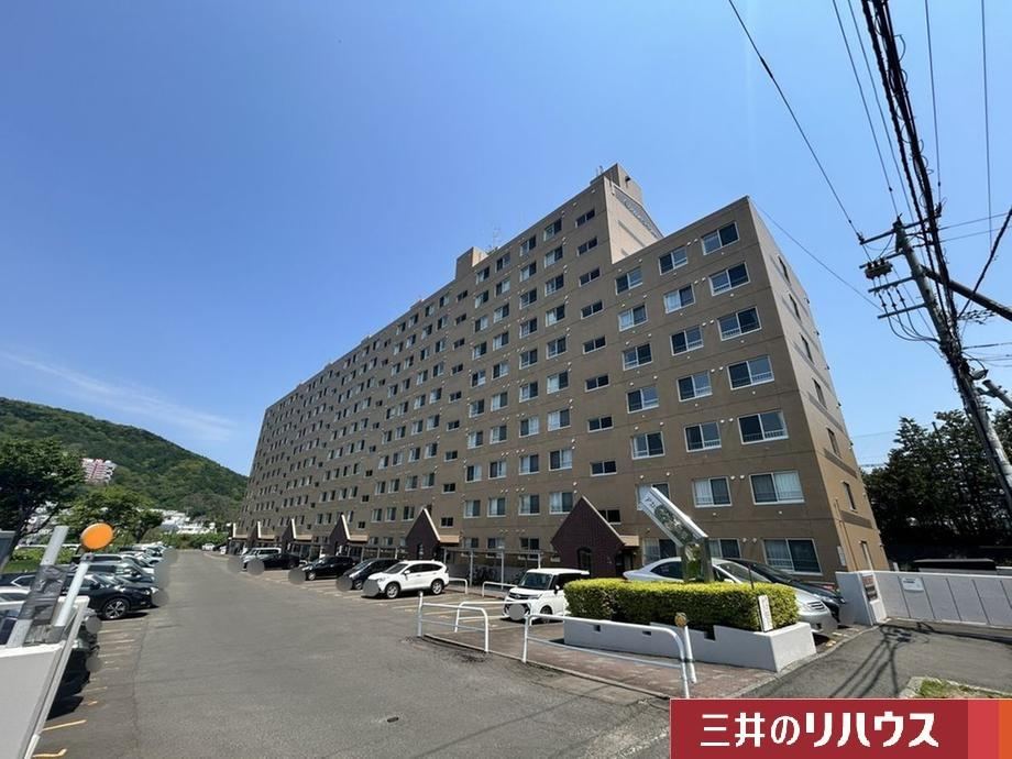 4LDK apartment in Minami Ward, Sapporo, Hokkaido - Photo 1