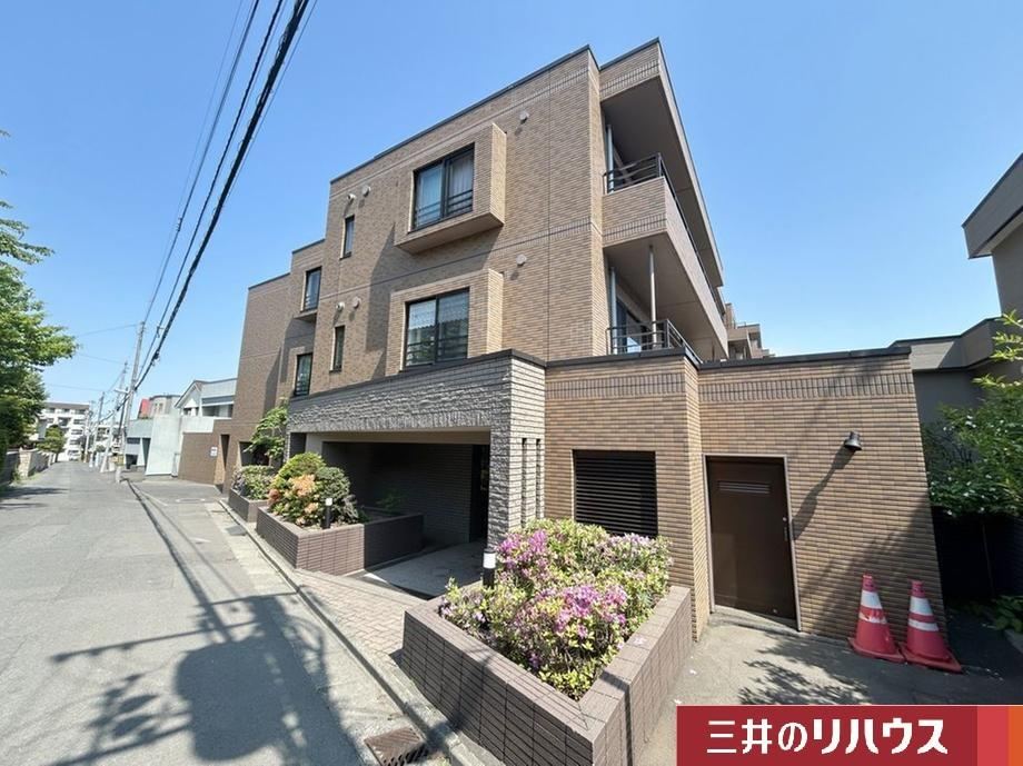 4LDK apartment in Chuo Ward, Sapporo, Hokkaido - Photo 1