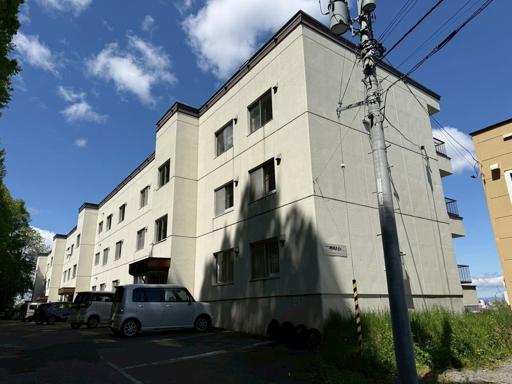 2LDK apartment in Asahikawa, Hokkaido - Photo 1