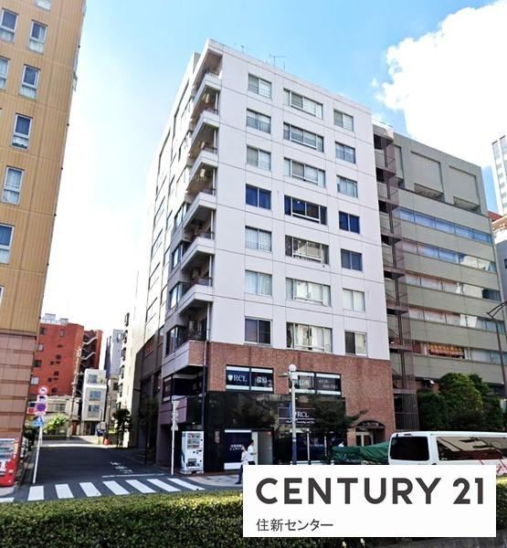 3LDK apartment in Minato Ward, Tokyo - Photo 1
