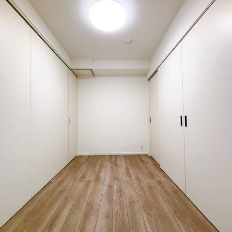 1LDK apartment in Shinjuku Ward, Tokyo - Photo 1