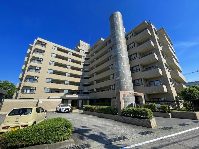 3LDK apartment in Toyama, Toyama - Photo 1