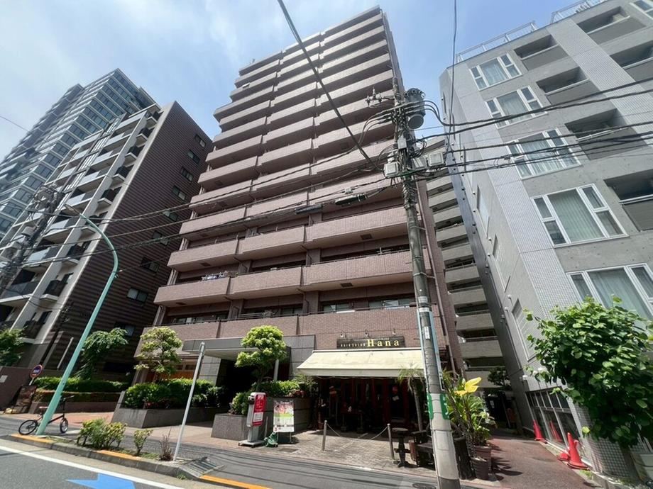 2DK apartment in Shibuya Ward, Tokyo - Photo 1