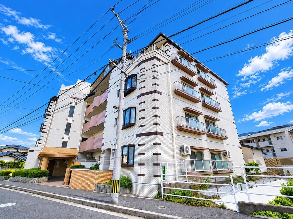3LDK apartment in Moji Ward, Kitakyushu, Fukuoka - Photo 1