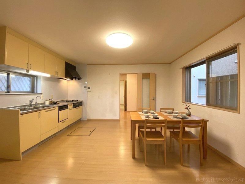 3DK house in Takatsuki, Osaka - Photo 1