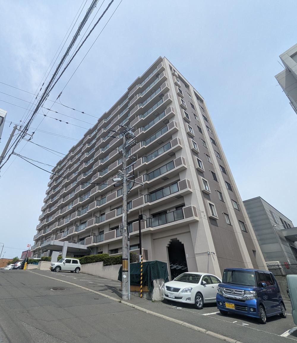 3LDK apartment in Shiroishi Ward, Sapporo, Hokkaido - Photo 1