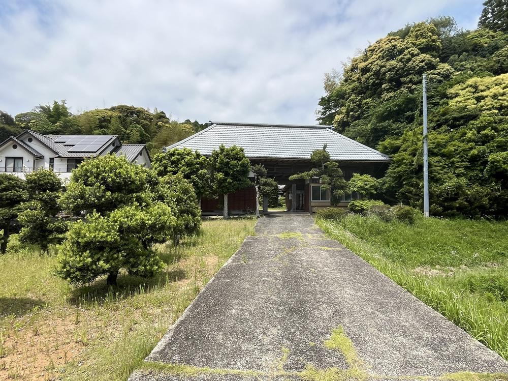 6LDK house in Isumi, Chiba - Photo 1