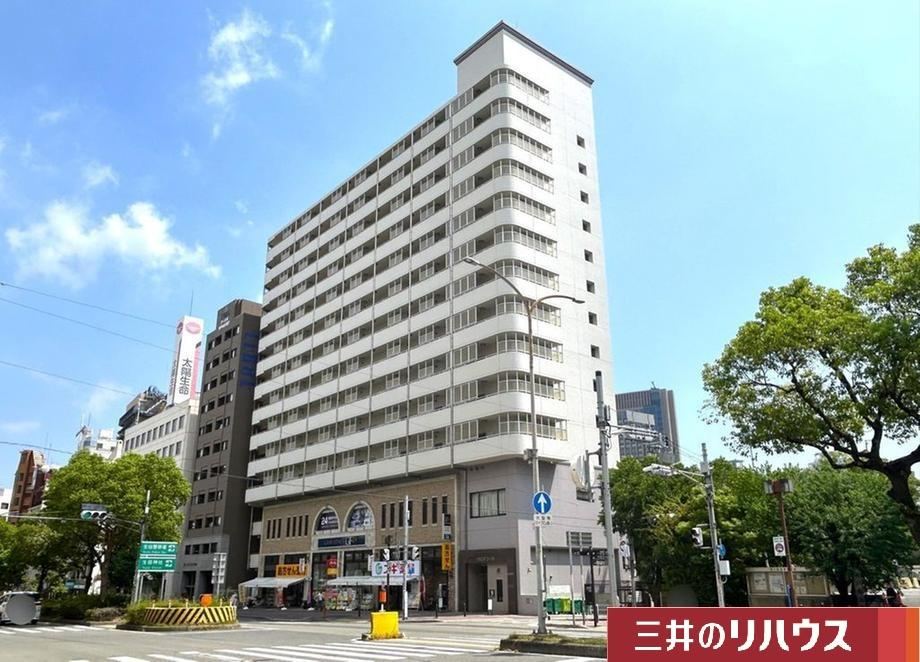 1LDK+S apartment in Chuo Ward, Kobe, Hyogo - Photo 1