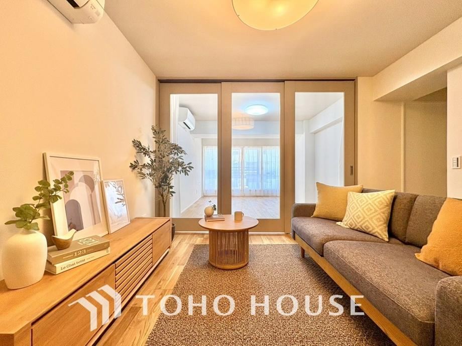 2LDK+S apartment in Suginami Ward, Tokyo - Photo 1