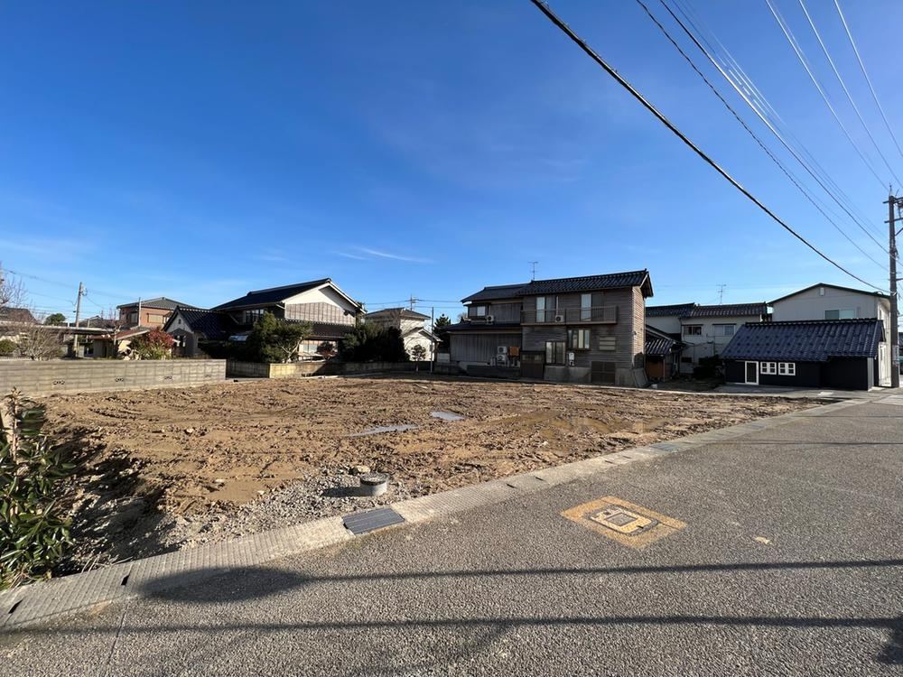 527 m² land in Kanazawa, Ishikawa - Photo 1