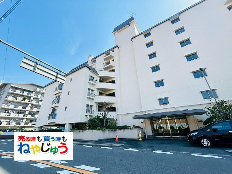 3LDK apartment in Settsu, Osaka - Photo 1
