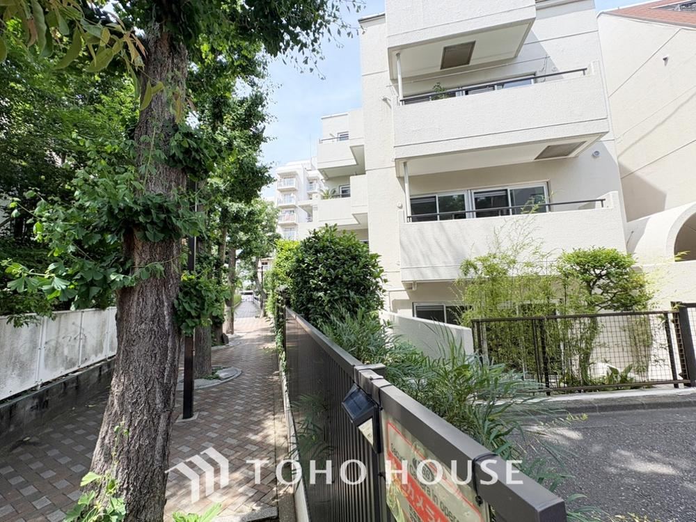 3LDK+2S apartment in Suginami Ward, Tokyo - Photo 1
