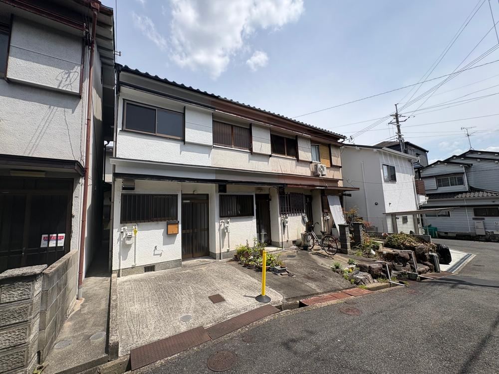 3DK house in Hirakata, Osaka - Photo 1