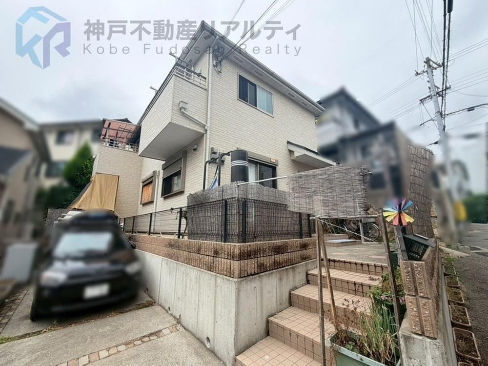 4LDK house in Hyogo Ward, Kobe, Hyogo - Photo 1