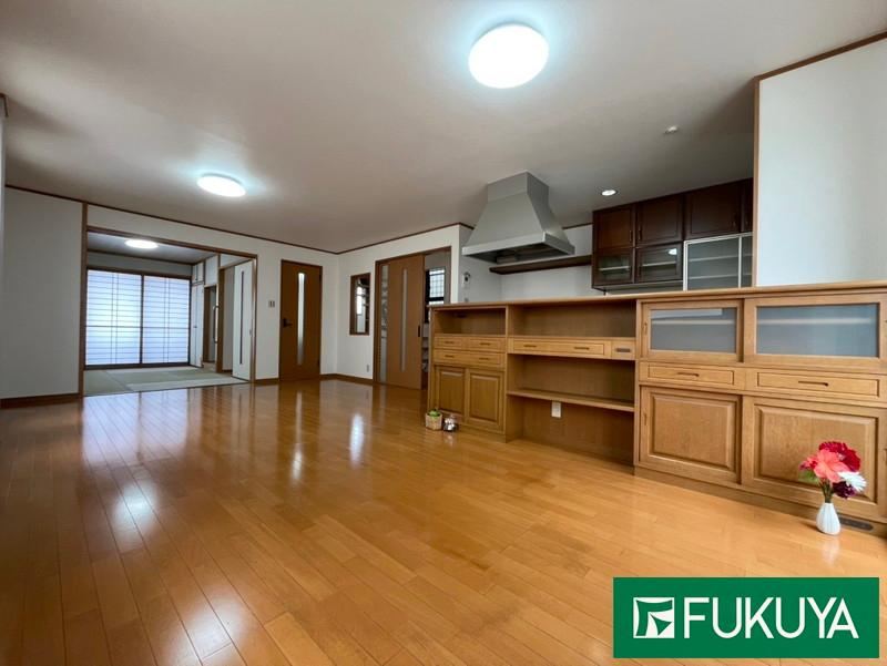 5LDK house in Higashi Ward, Sakai, Osaka - Photo 1