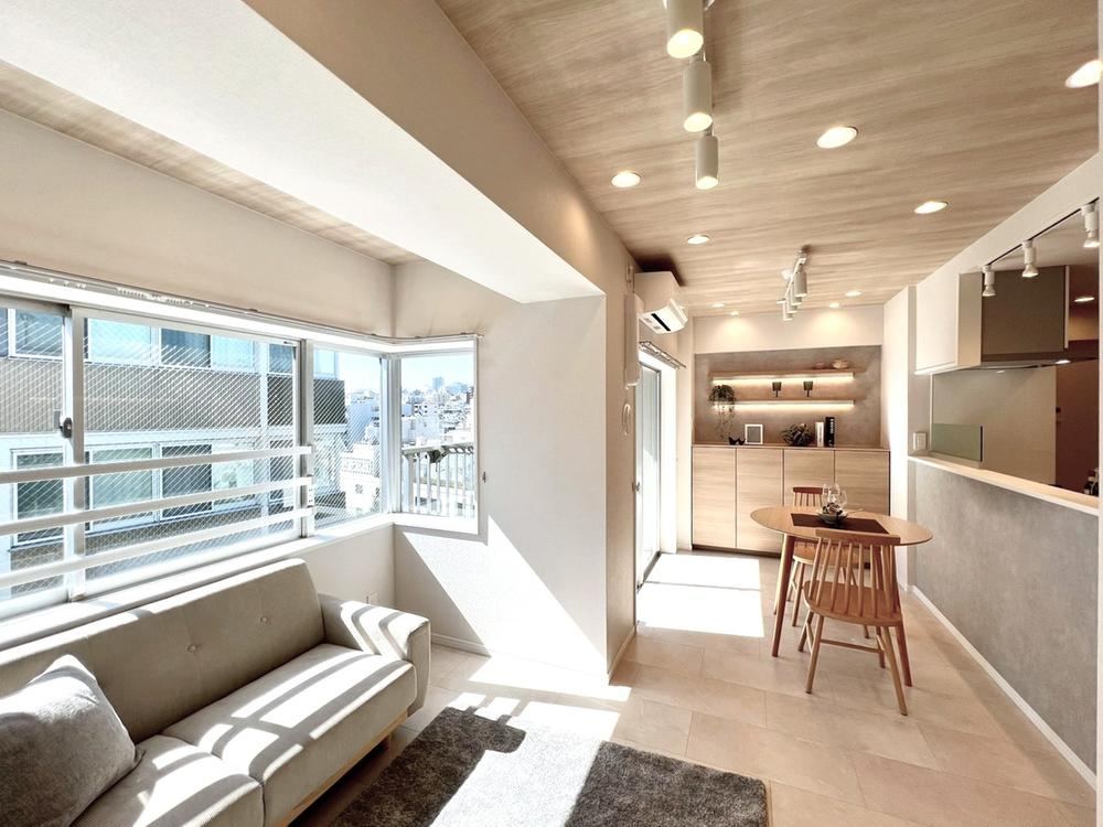 1LDK apartment in Shinjuku Ward, Tokyo - Photo 1