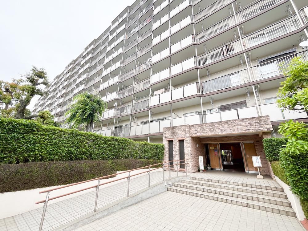 3LDK apartment in Akishima, Tokyo - Photo 1