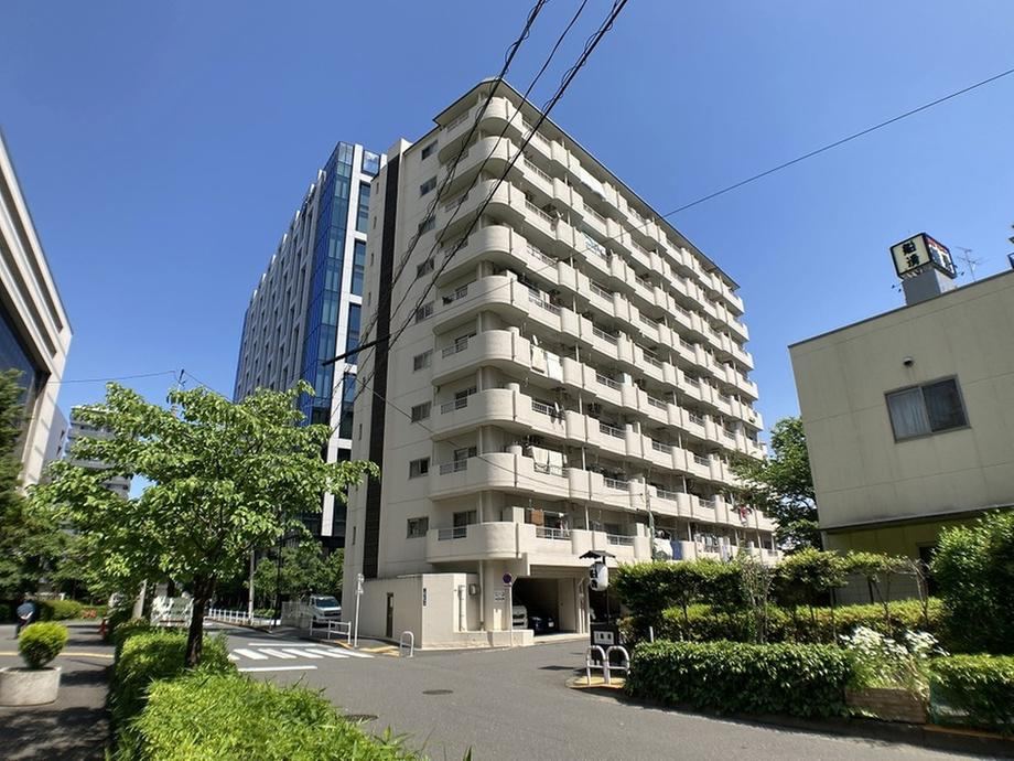 2LDK apartment in Minato Ward, Tokyo - Photo 1