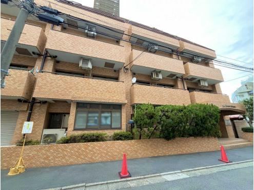 2LDK+S apartment in Shibuya Ward, Tokyo - Photo 1